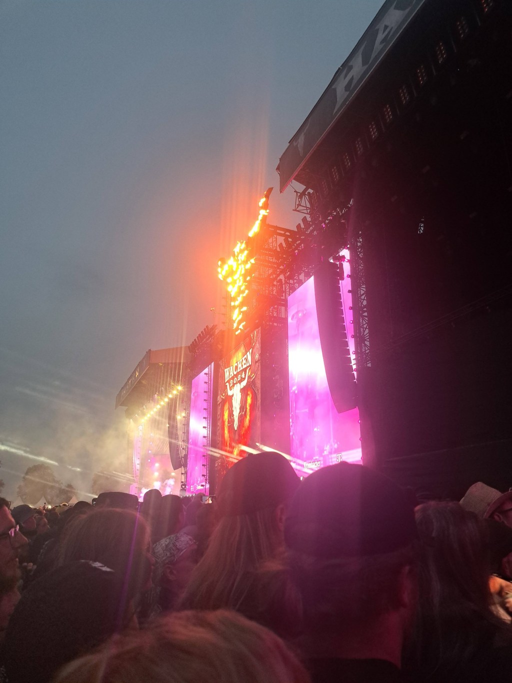 How to Navigate Mud and Crowds at Music&nbsp;Festivals